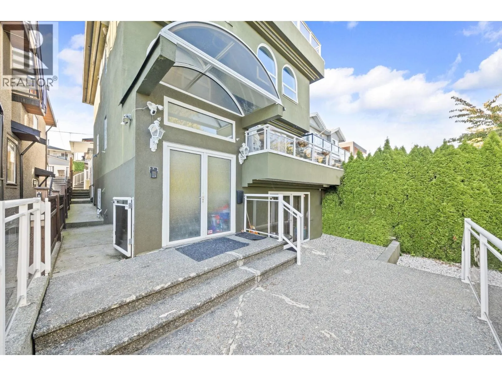89 ELLESMERE AVENUE
