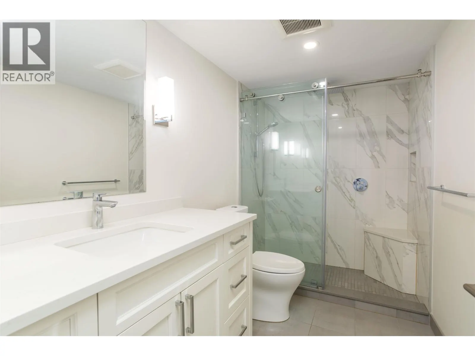 1302 2203 BELLEVUE AVENUE