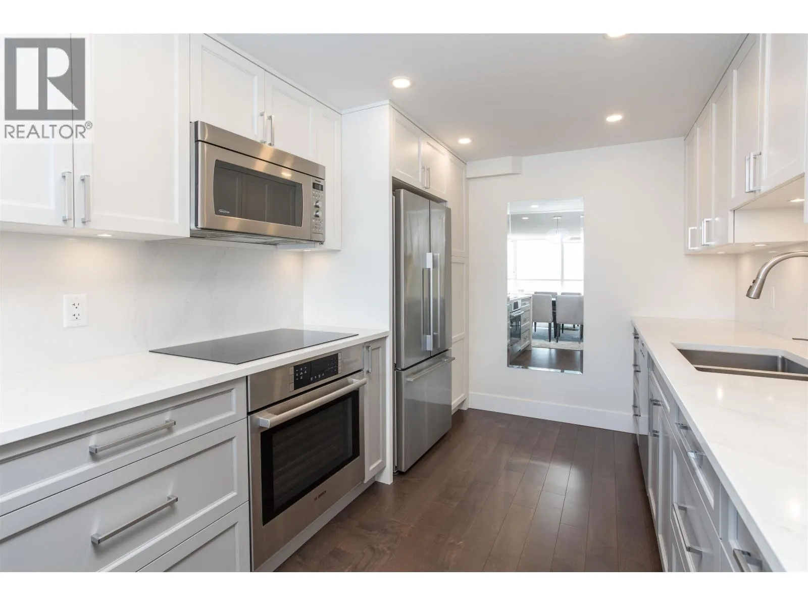 1302 2203 BELLEVUE AVENUE