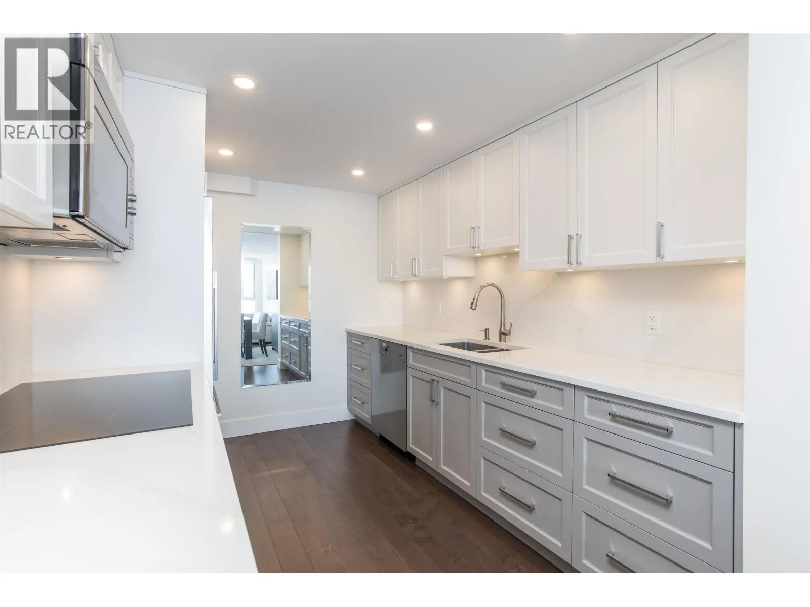1302 2203 BELLEVUE AVENUE