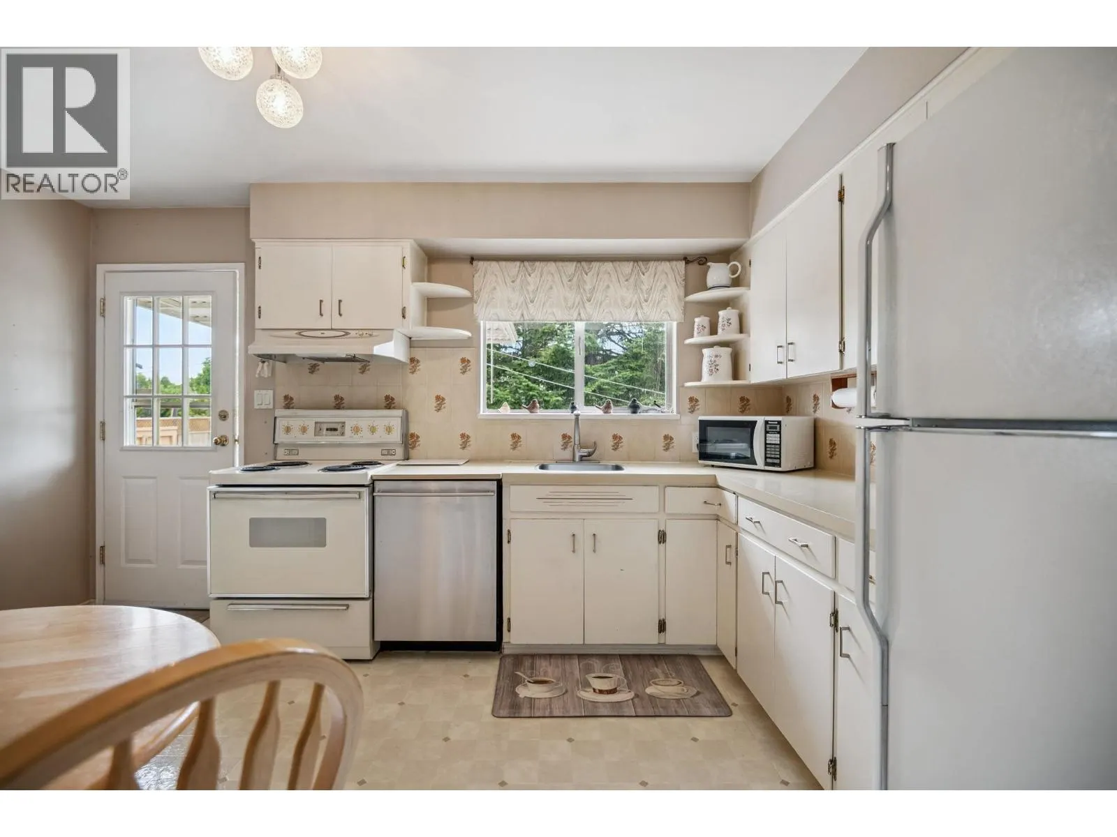 10699 DENNIS CRESCENT
