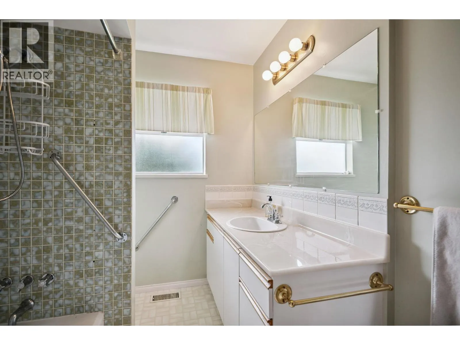 10699 DENNIS CRESCENT