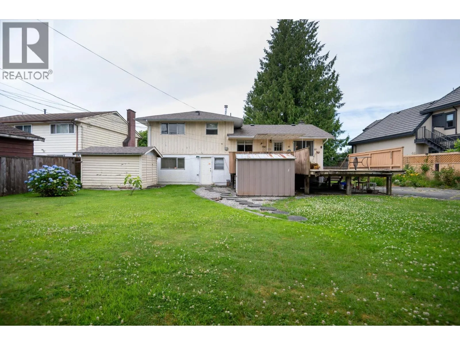 10699 DENNIS CRESCENT
