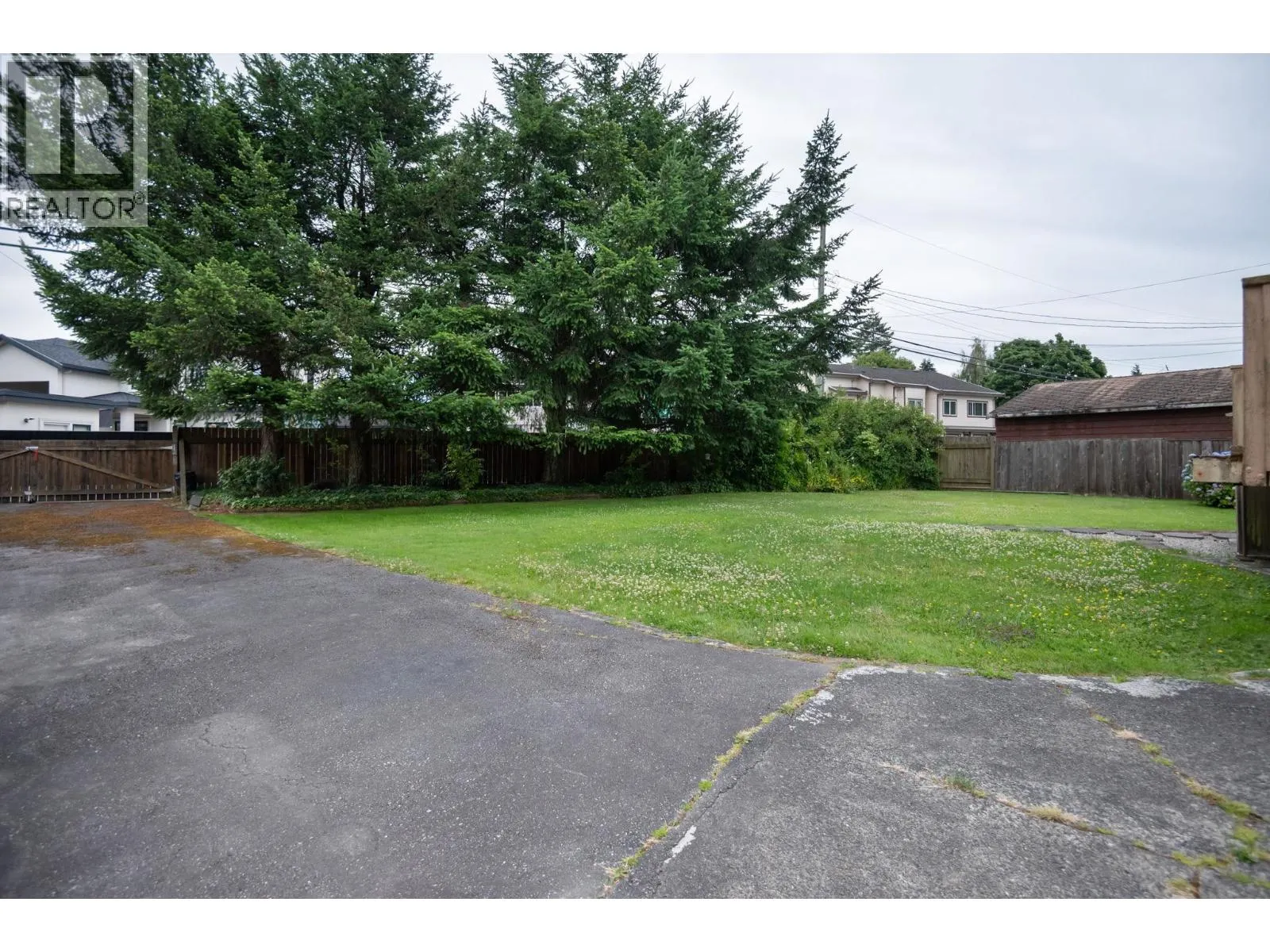 10699 DENNIS CRESCENT