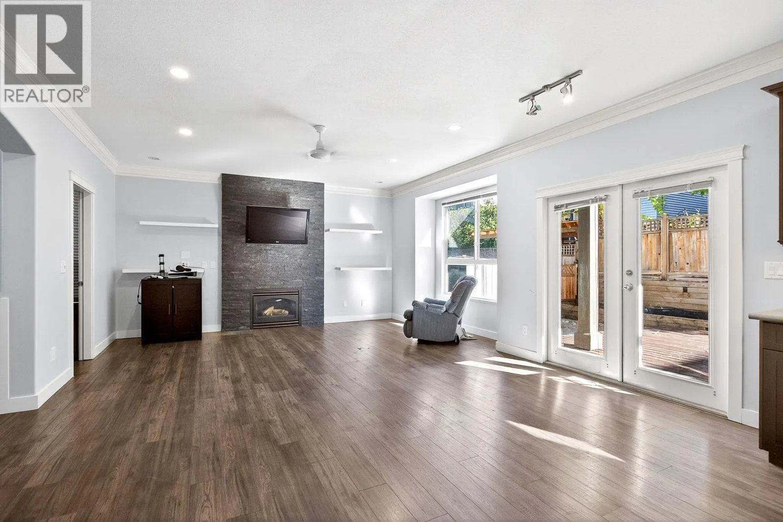 1118 11497 236 STREET