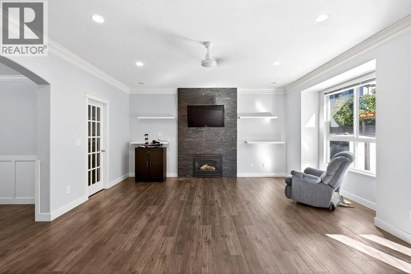 1118 11497 236 STREET