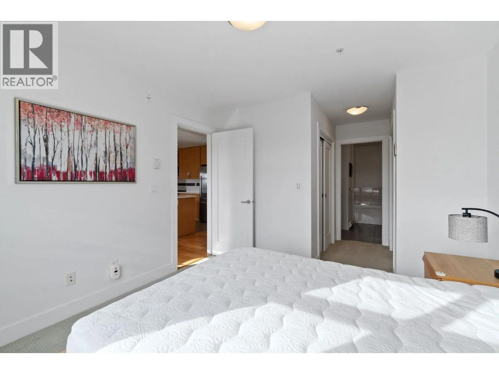 307 4710 HASTINGS STREET