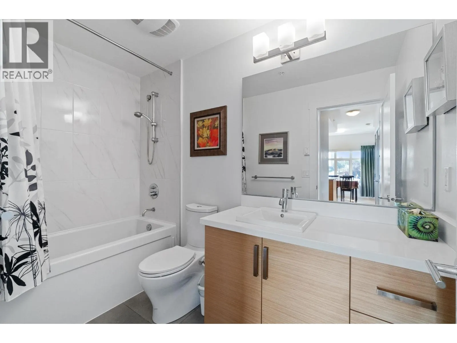 307 4710 HASTINGS STREET