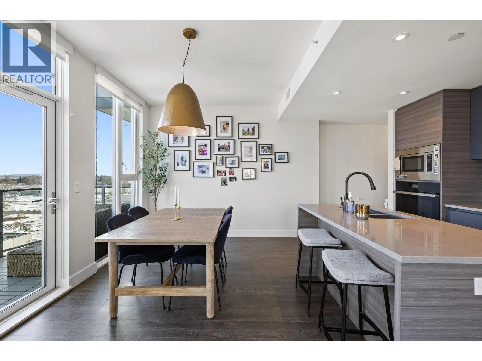 1103 3538 SAWMILL CRESCENT