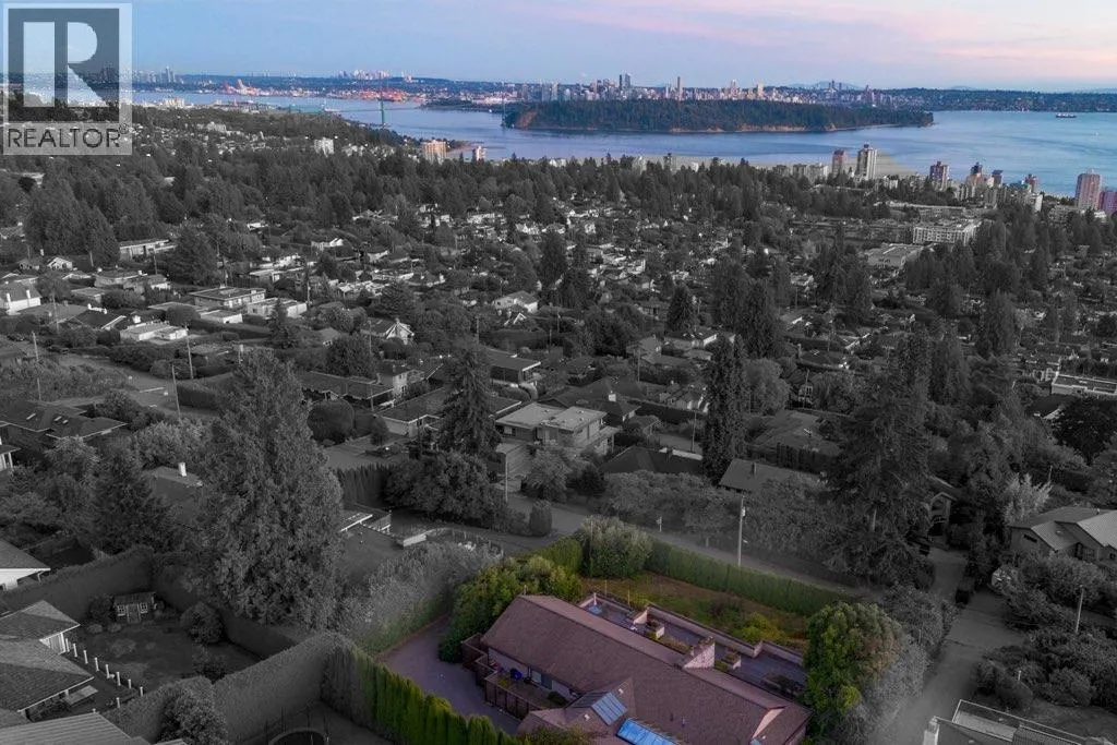 2237 PALMERSTON AVENUE