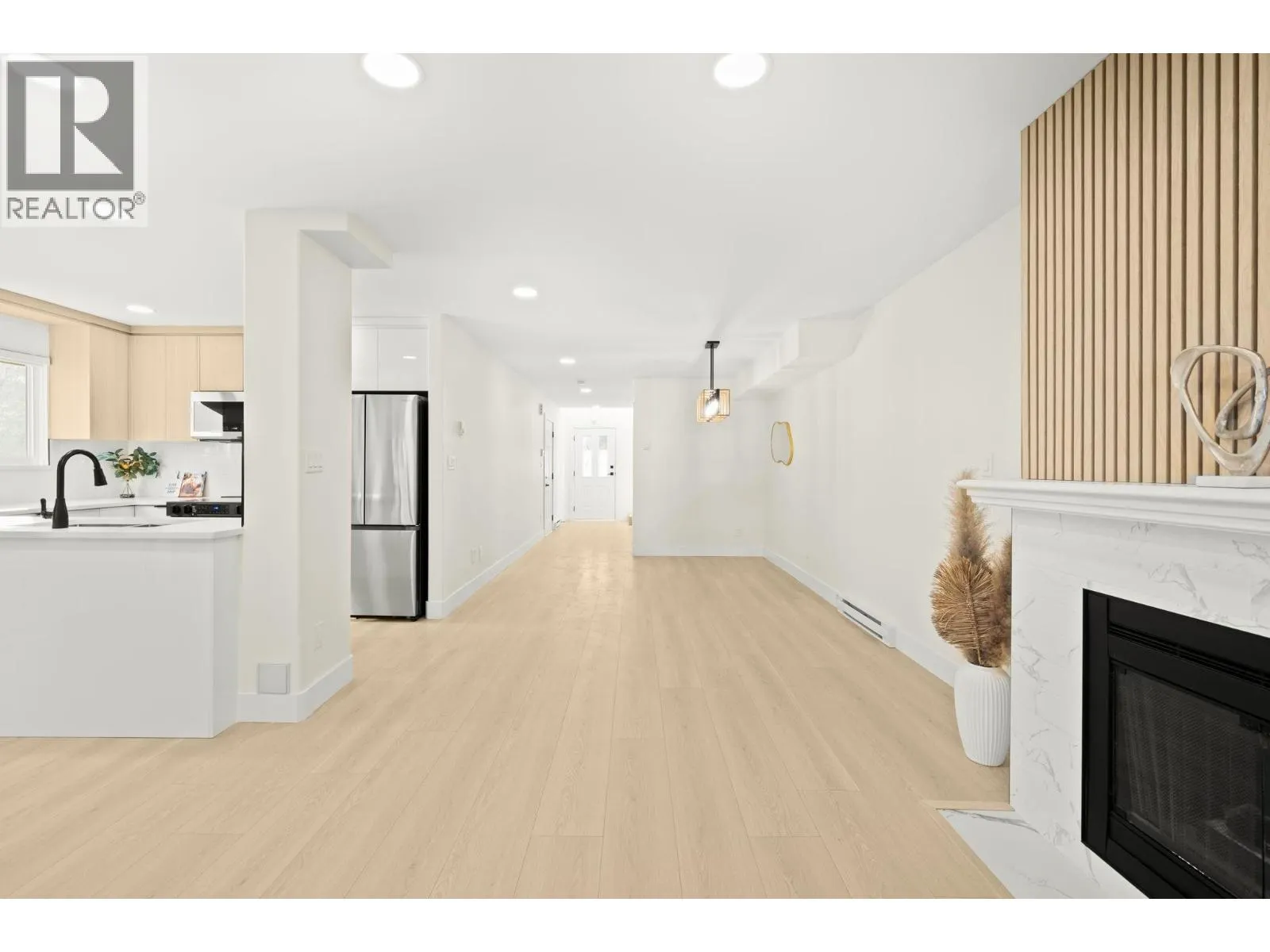 13 11950 232 STREET