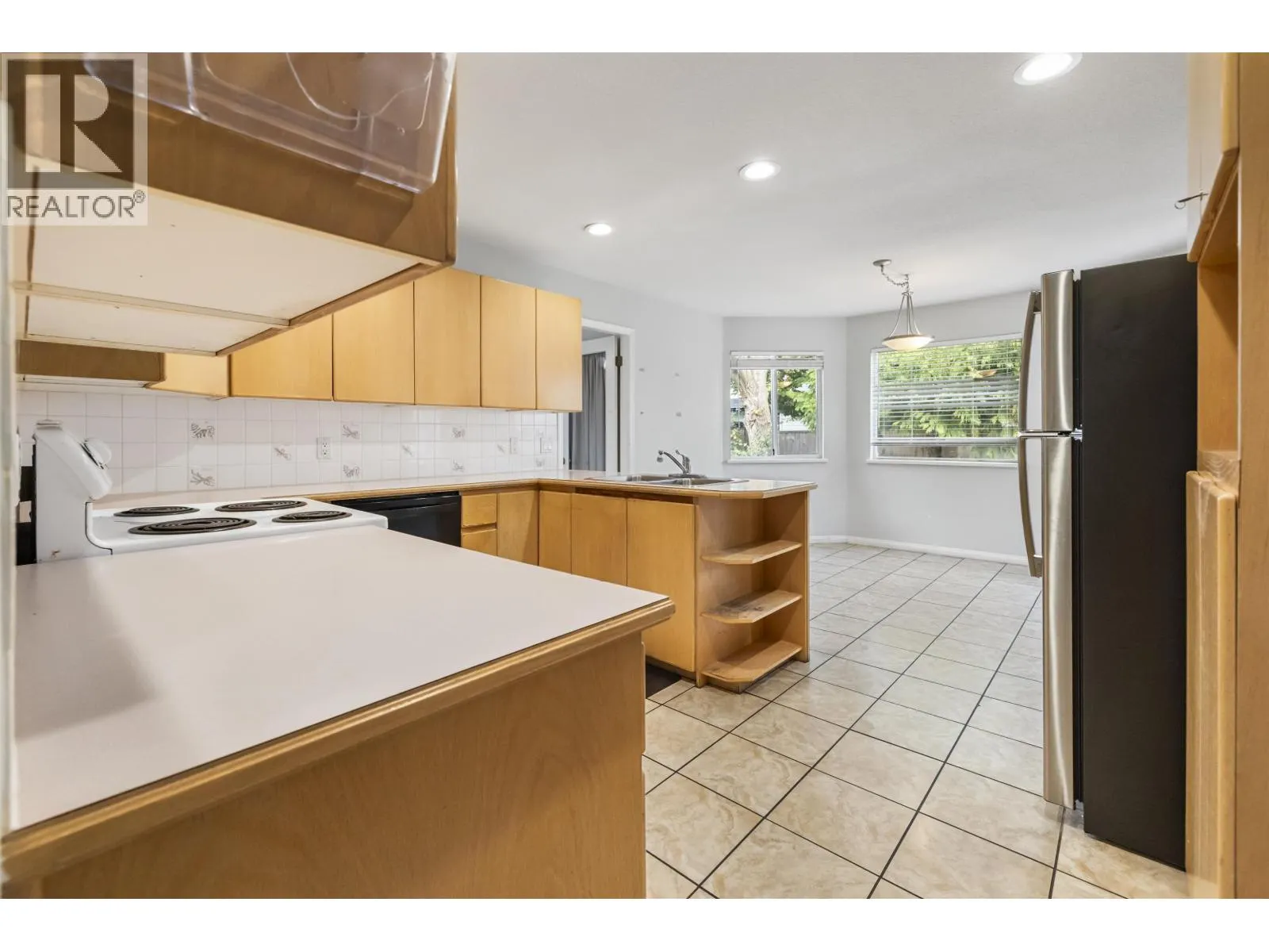 6315 HOLLY PARK DRIVE