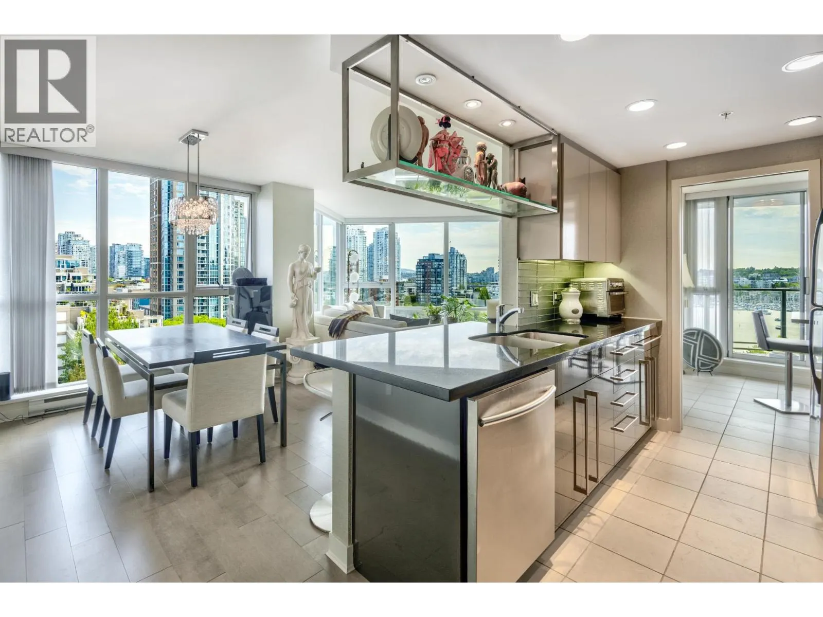 1207 1408 STRATHMORE MEWS