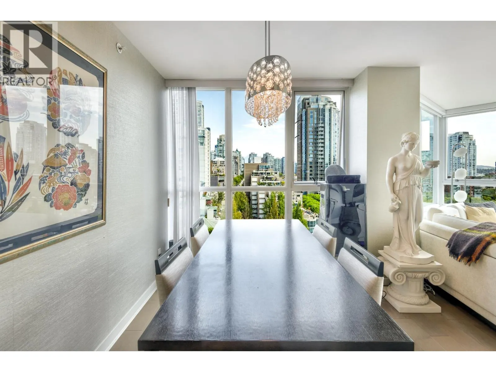1207 1408 STRATHMORE MEWS