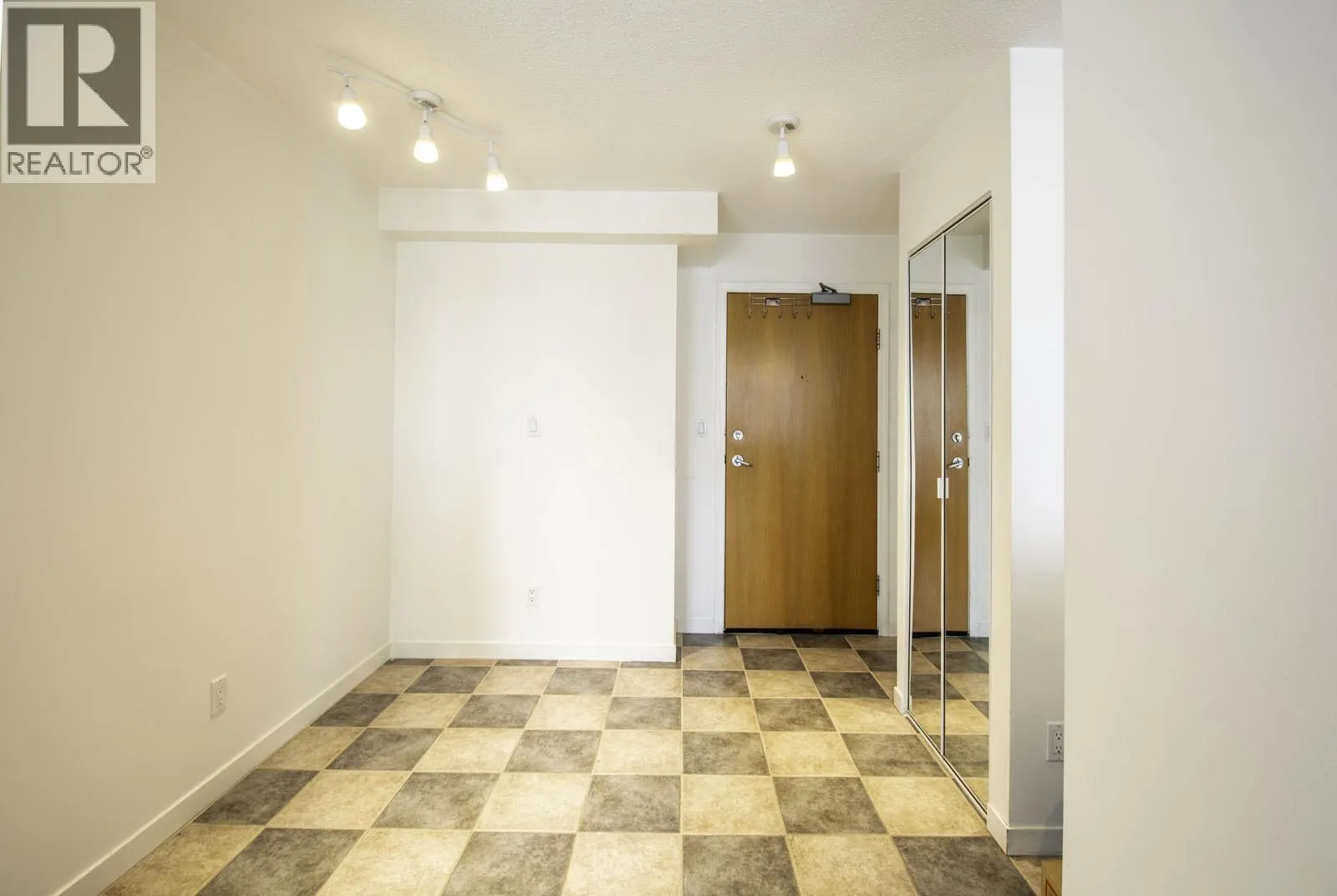 2510 63 KEEFER PLACE