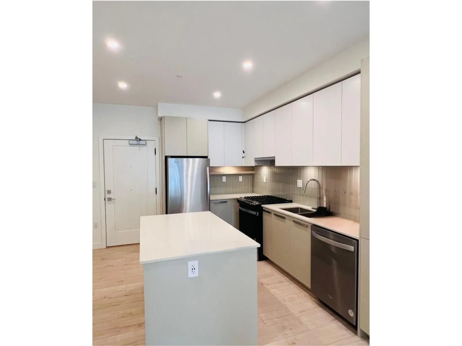 104 13788 76 AVENUE