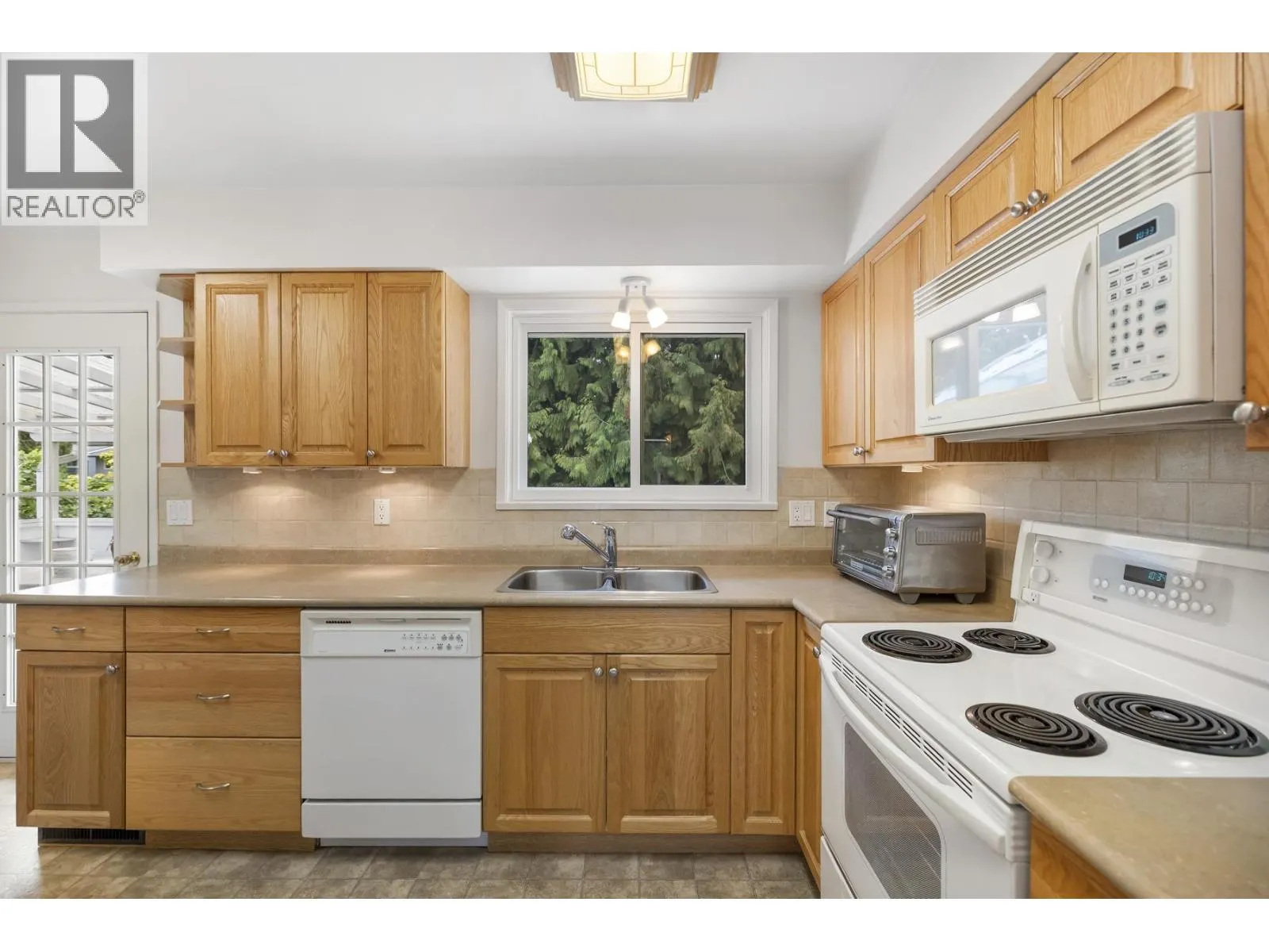 1441 DELIA DRIVE