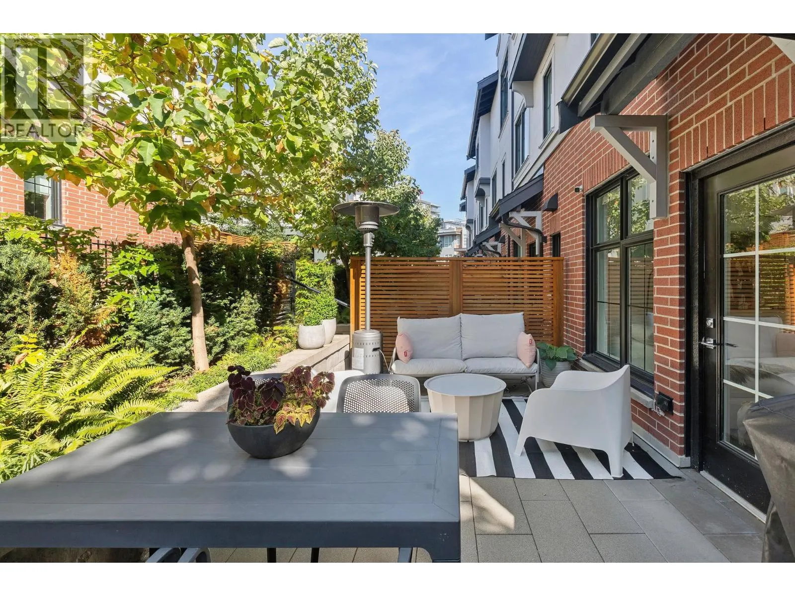 134 2070 CURLING ROAD