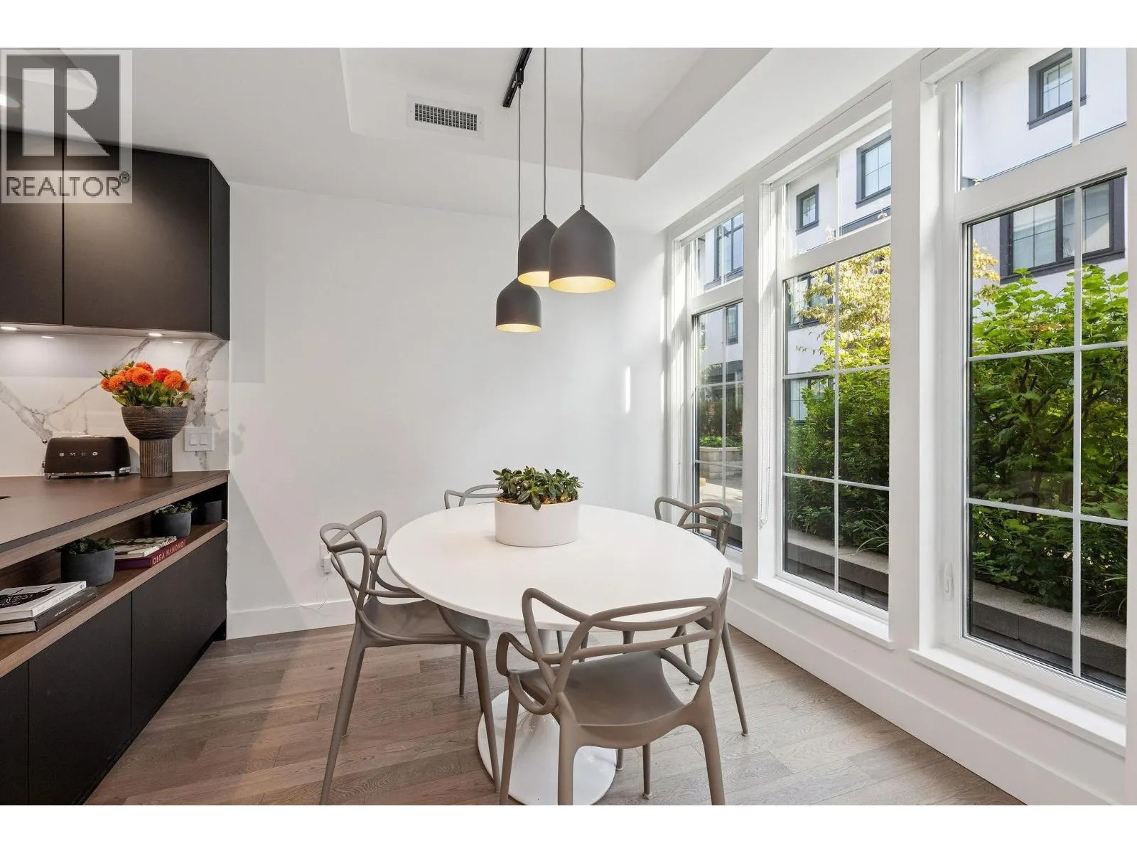 134 2070 CURLING ROAD