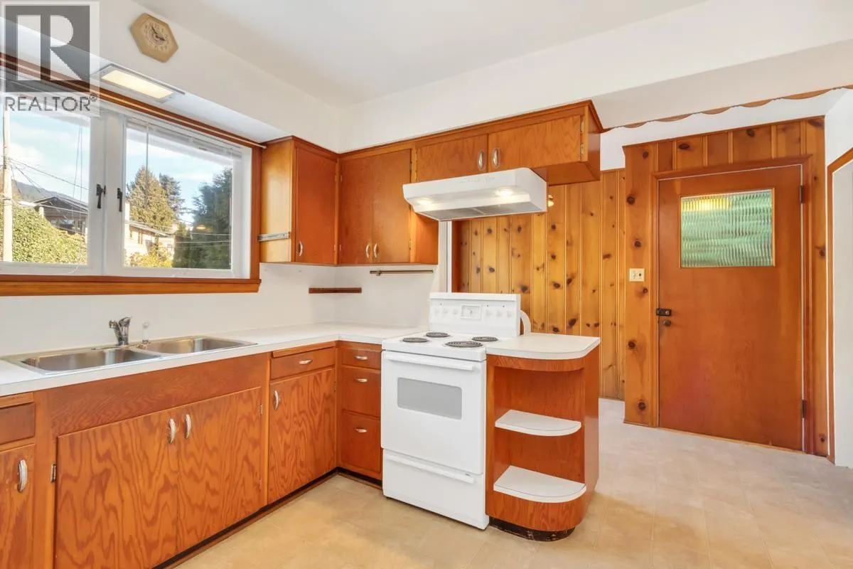 4386 ERWIN DRIVE