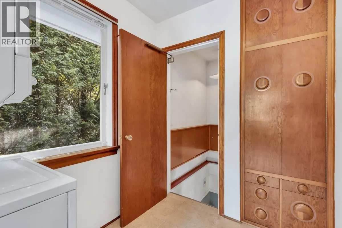4386 ERWIN DRIVE