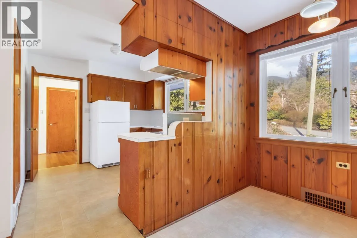 4386 ERWIN DRIVE
