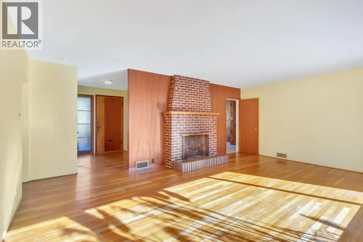 4386 ERWIN DRIVE