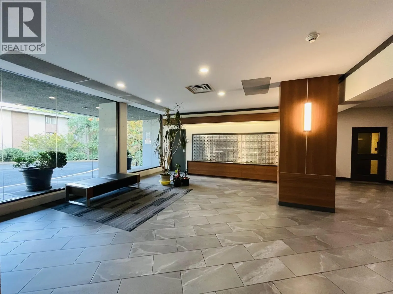 1005 3980 CARRIGAN COURT
