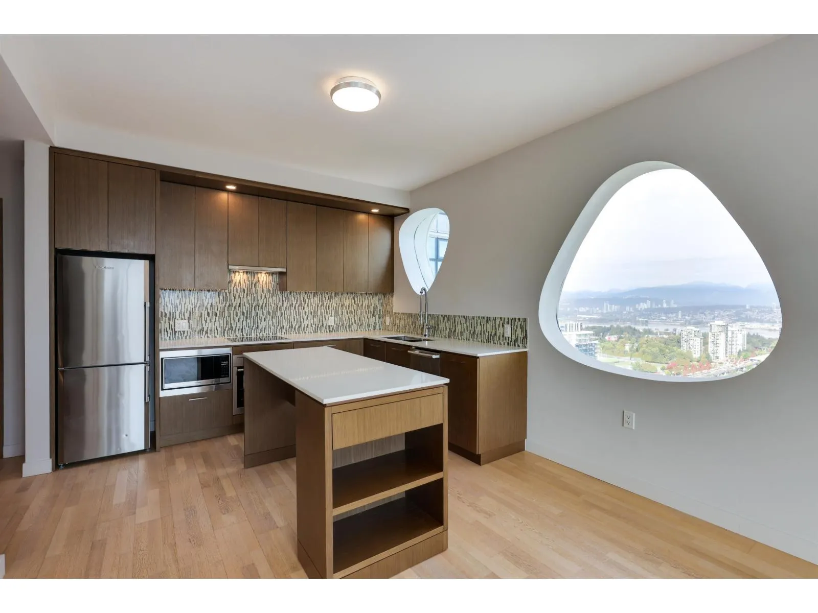 3301 13495 CENTRAL AVENUE