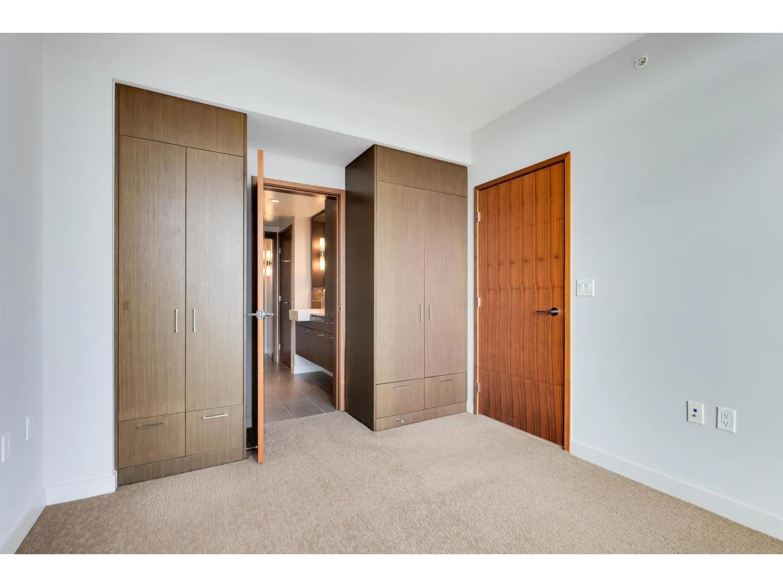 3301 13495 CENTRAL AVENUE