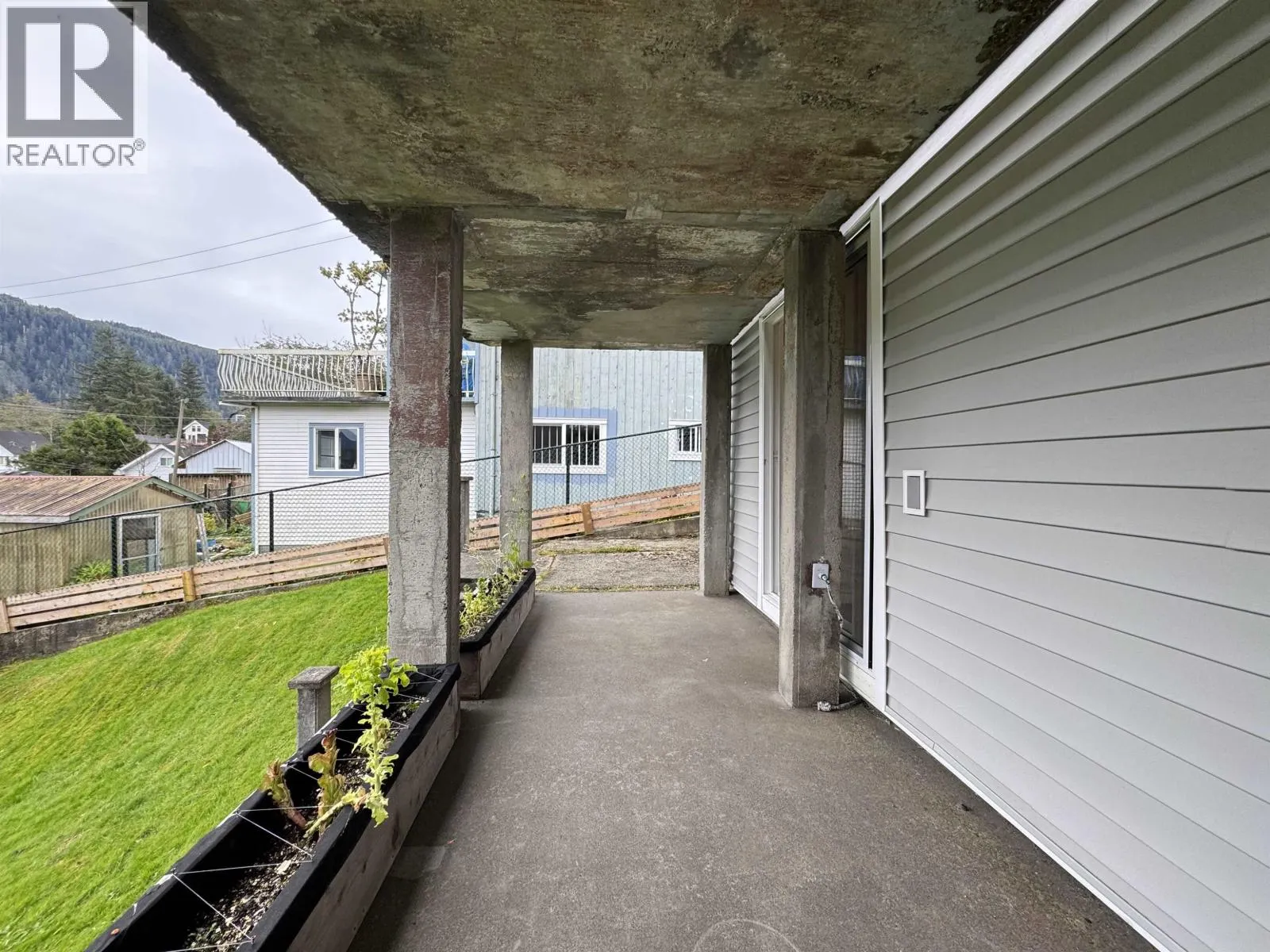 723 W 6TH AVENUE