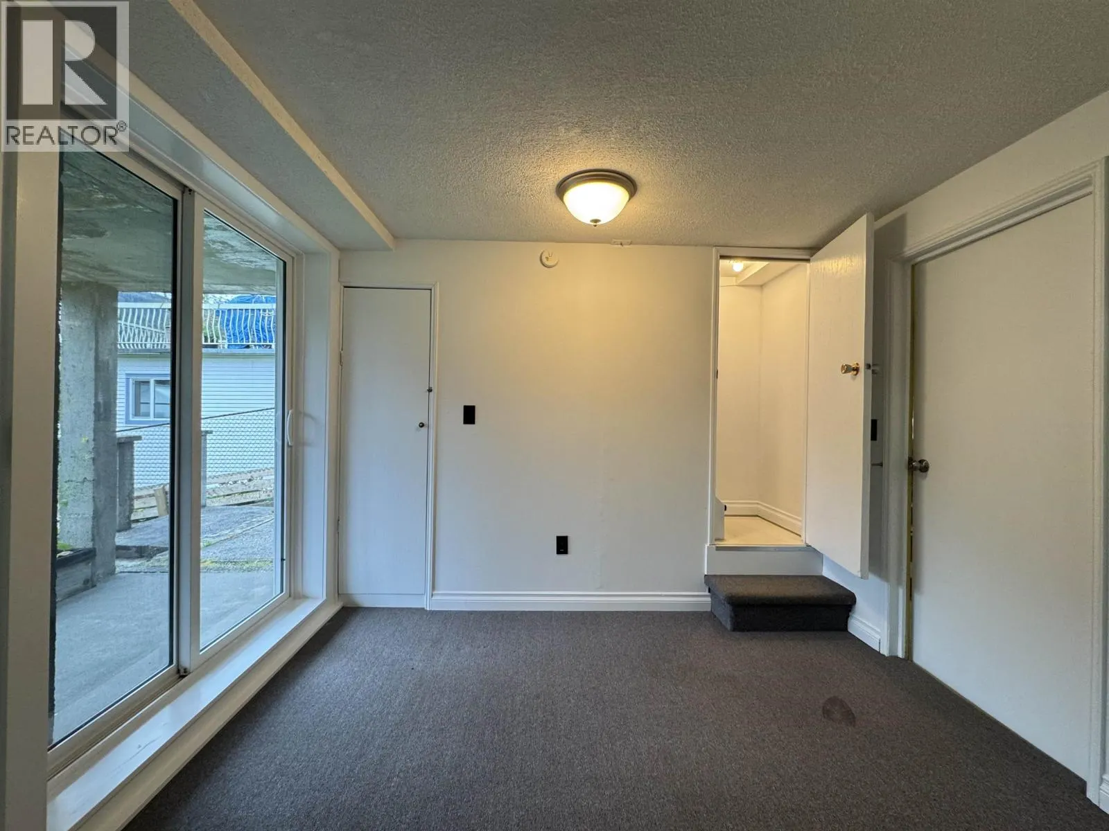 723 W 6TH AVENUE