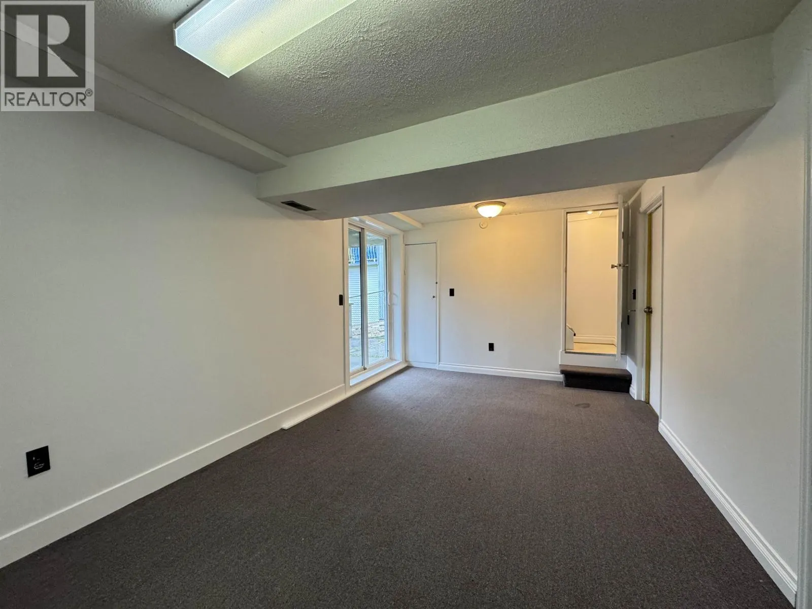 723 W 6TH AVENUE