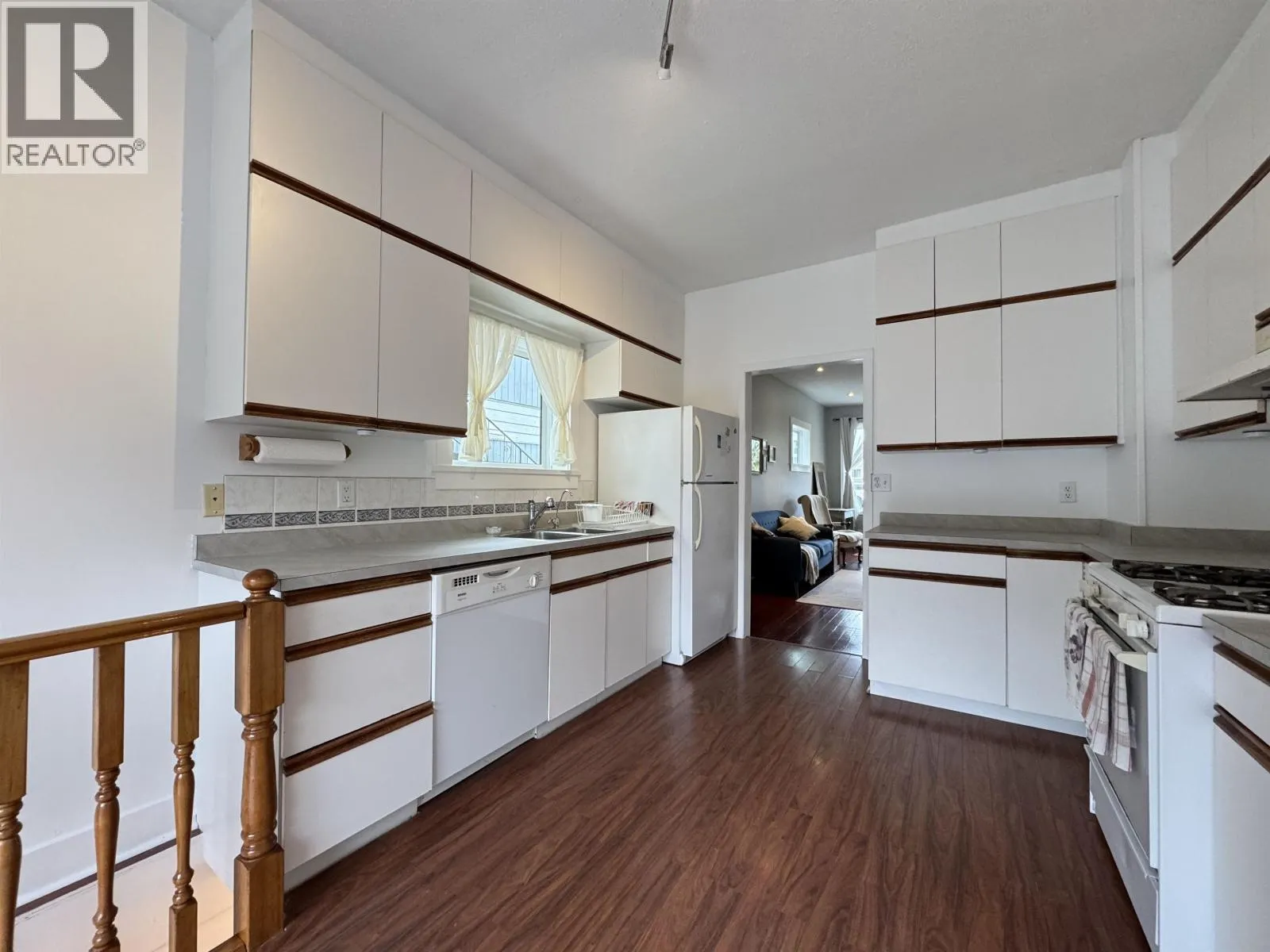 723 W 6TH AVENUE