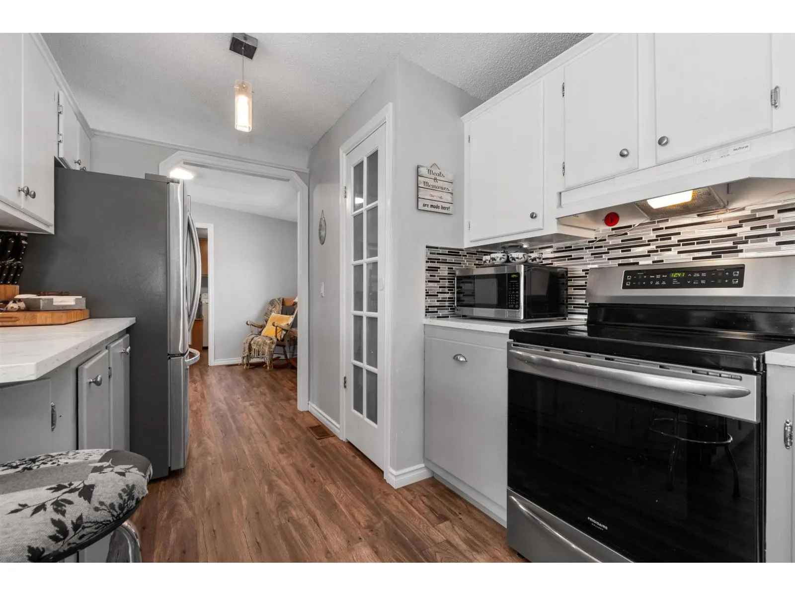 13 41168 LOUGHEED HIGHWAY