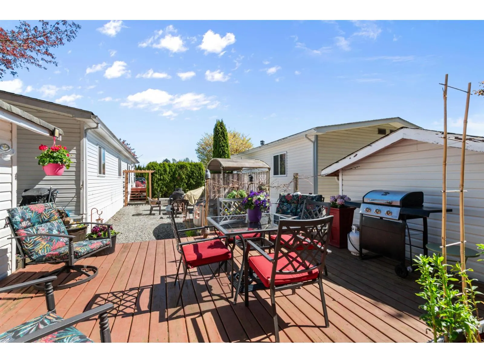 13 41168 LOUGHEED HIGHWAY