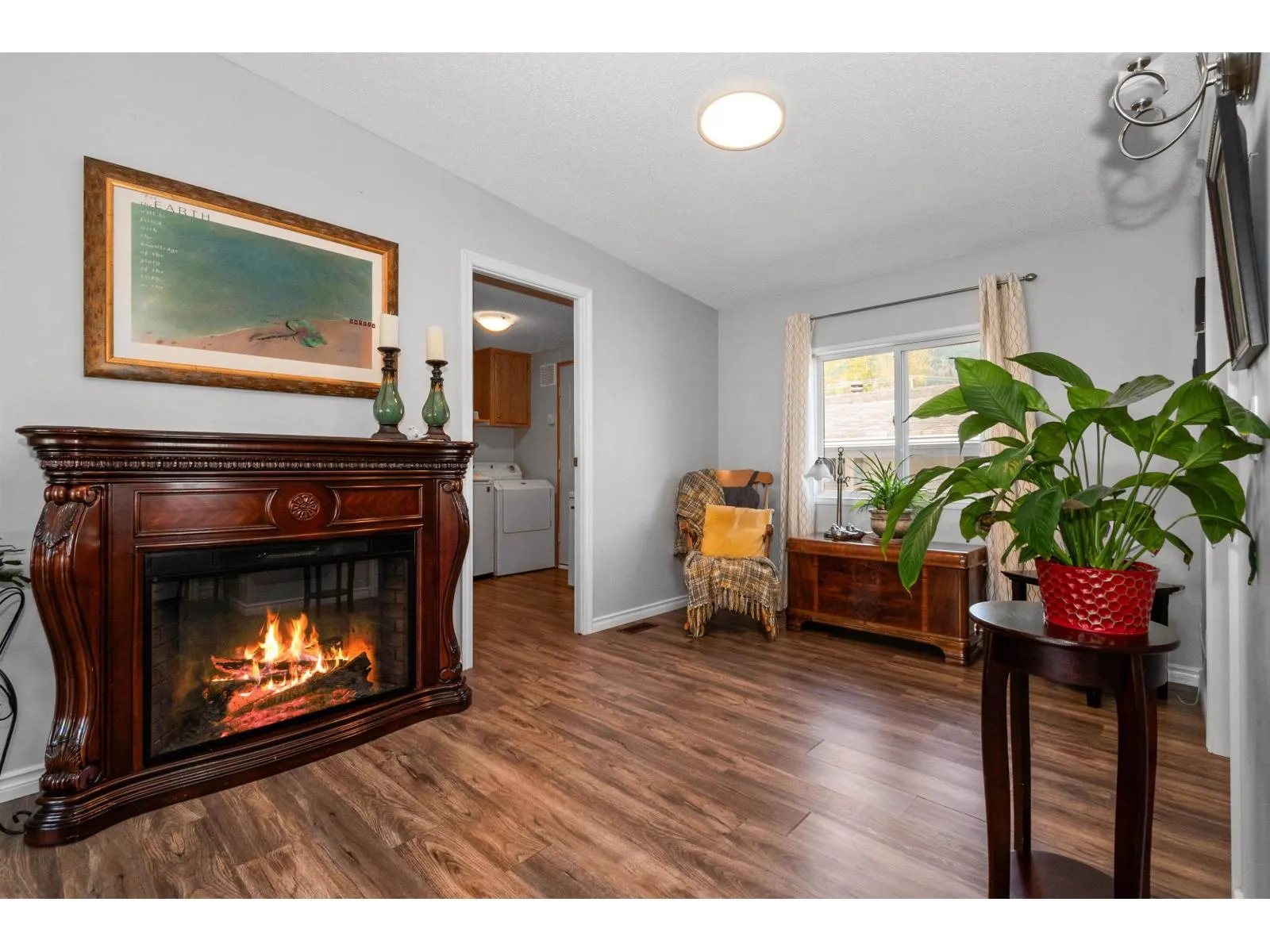 13 41168 LOUGHEED HIGHWAY