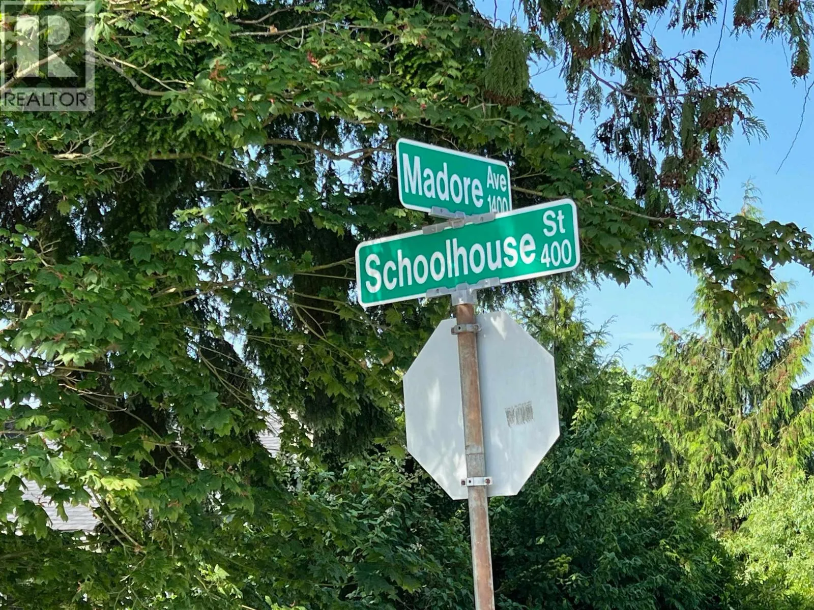 406 SCHOOLHOUSE STREET