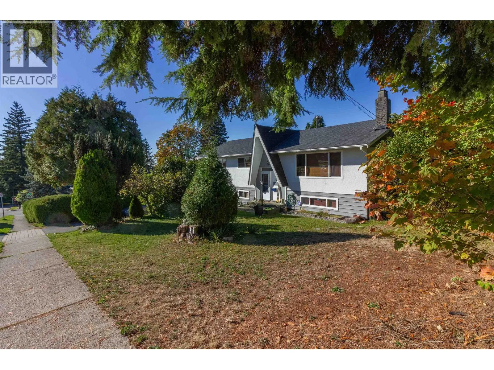 406 SCHOOLHOUSE STREET