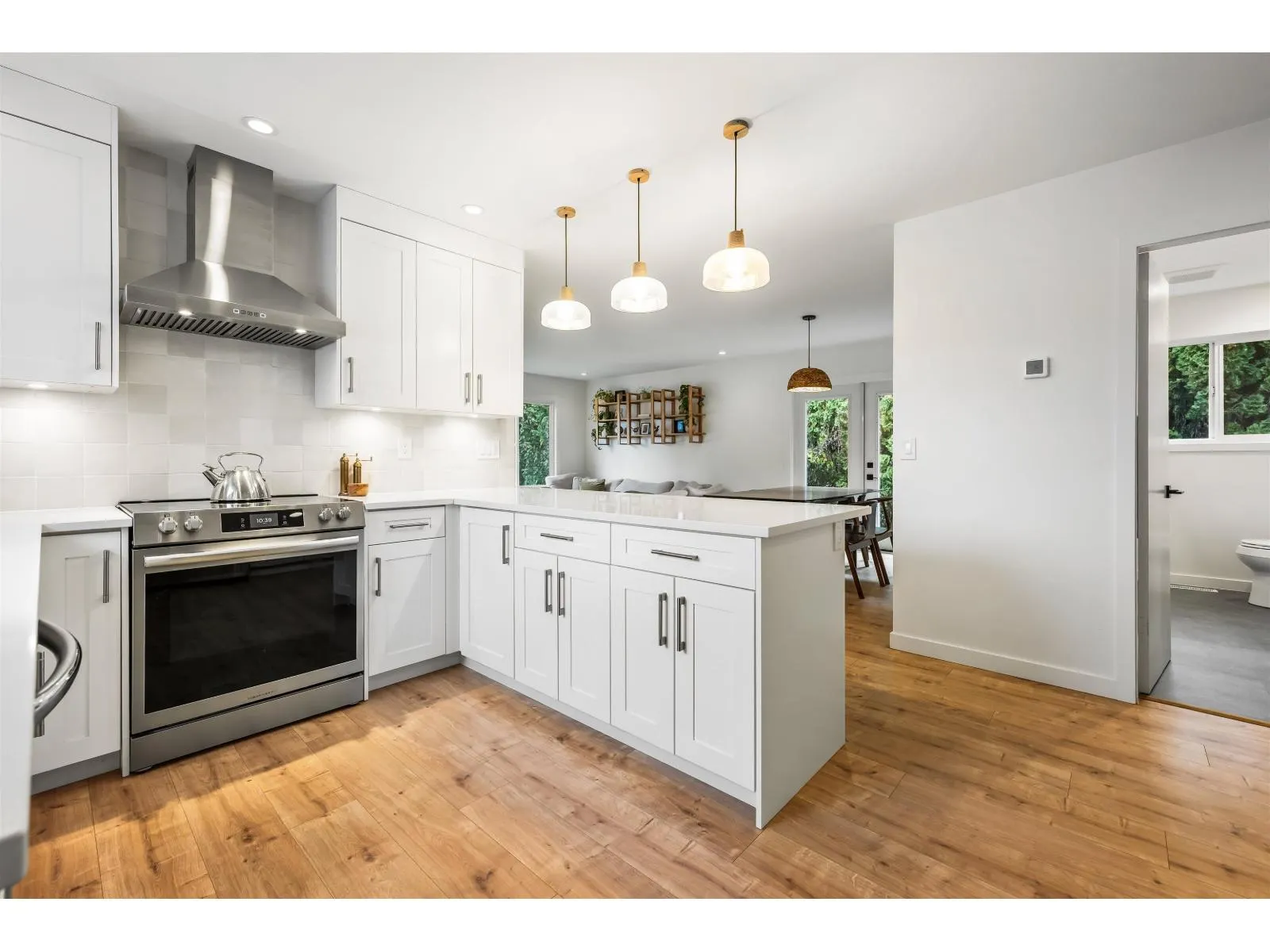 9046 BROADWAY STREET|Chilliwack Proper South