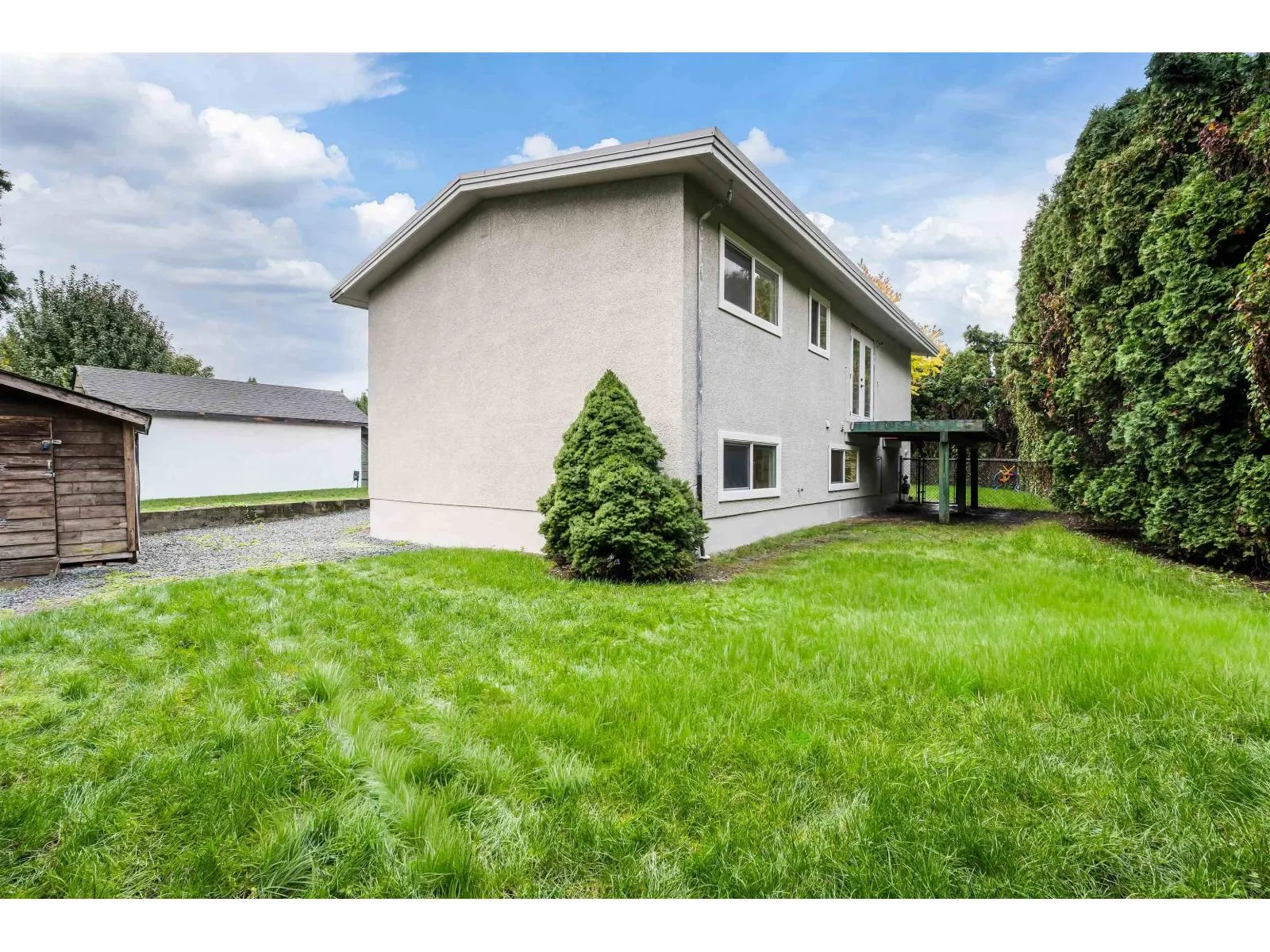 9046 BROADWAY STREET|Chilliwack Proper South