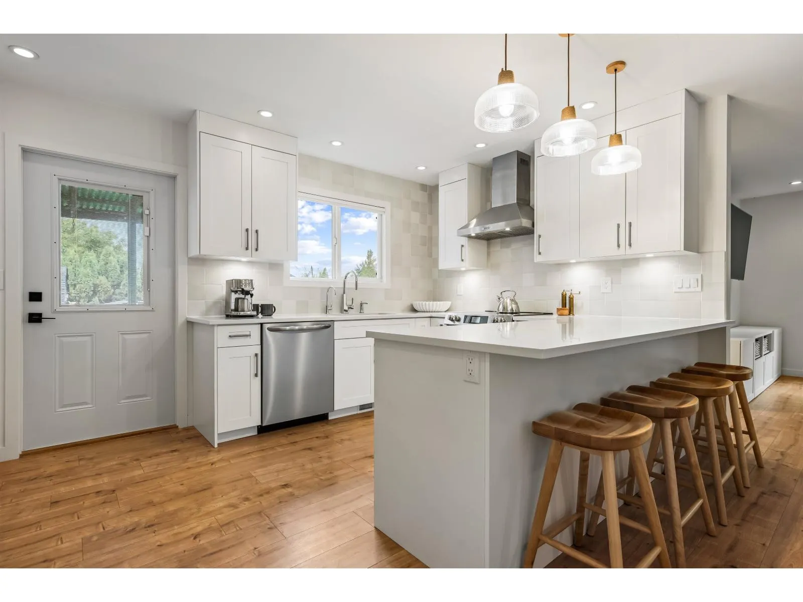 9046 BROADWAY STREET|Chilliwack Proper South