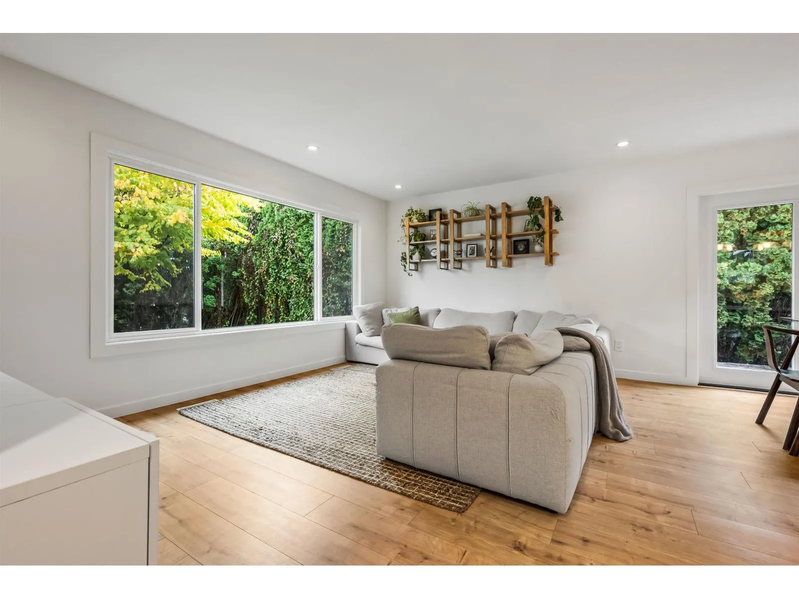 9046 BROADWAY STREET|Chilliwack Proper South