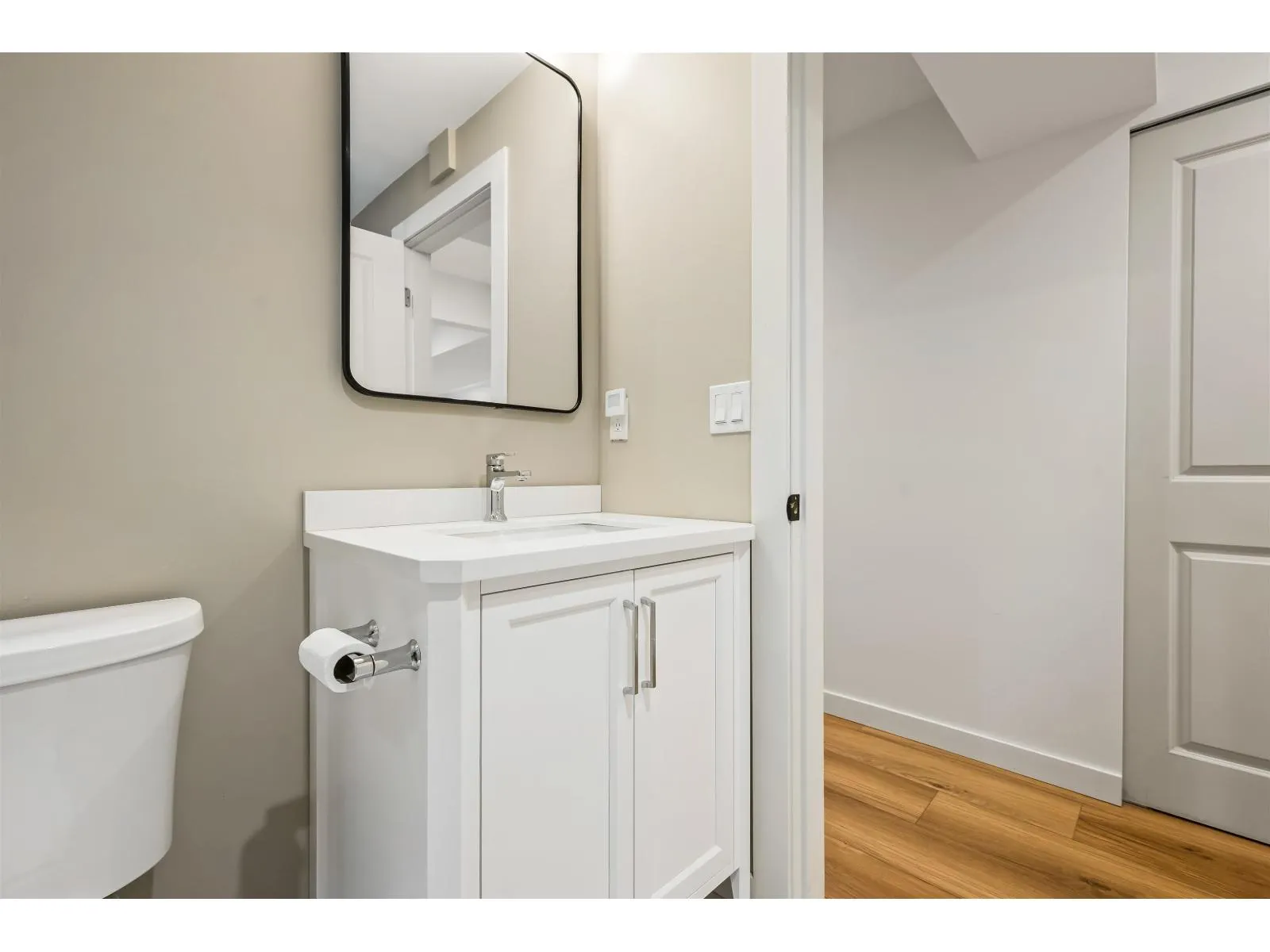9046 BROADWAY STREET|Chilliwack Proper South