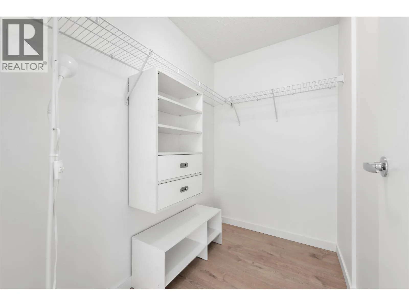 511 8280 LANSDOWNE ROAD