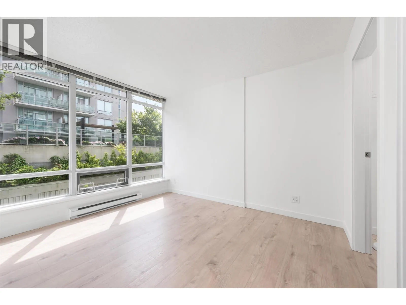 511 8280 LANSDOWNE ROAD