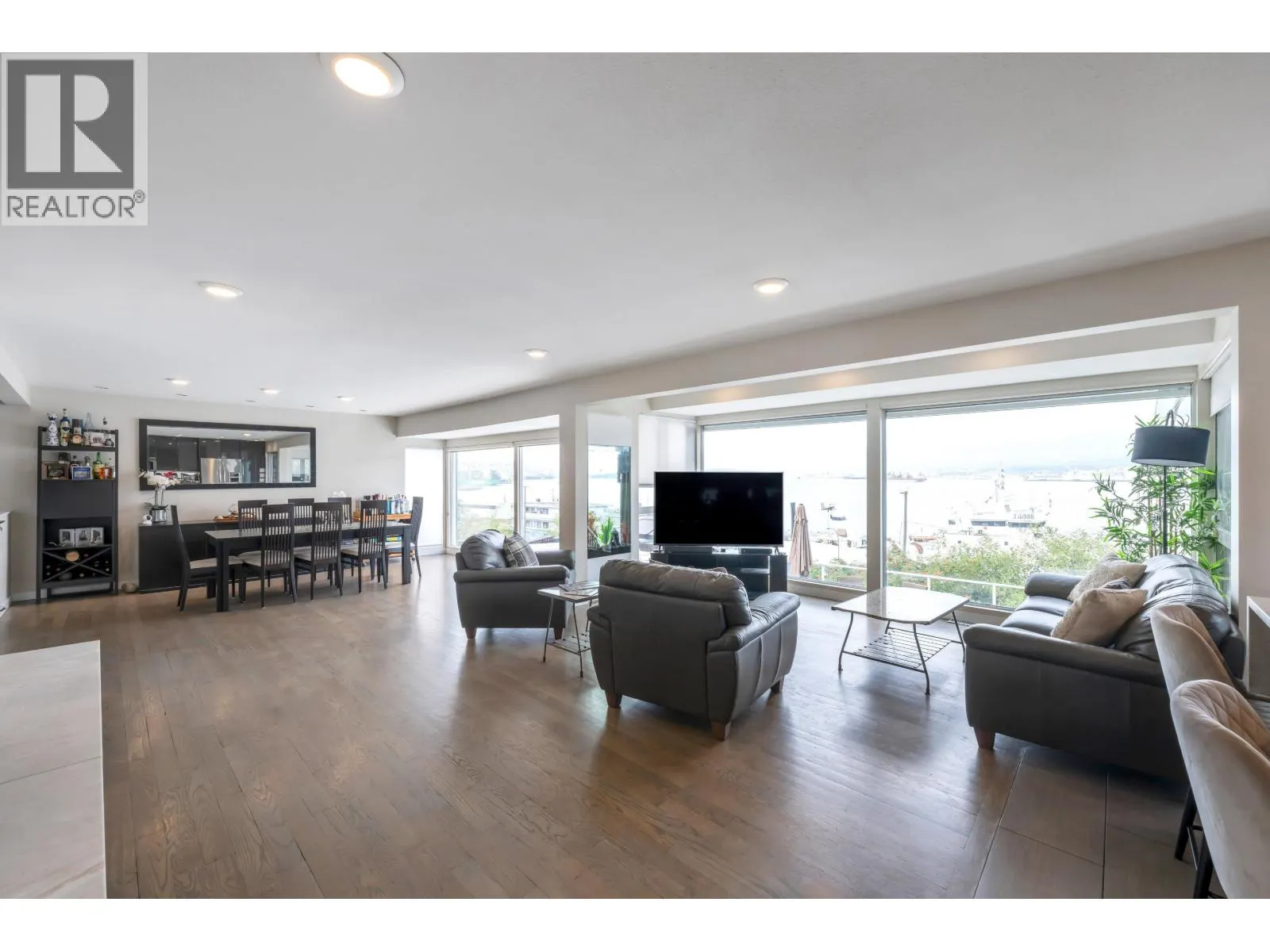 2385 WALL STREET