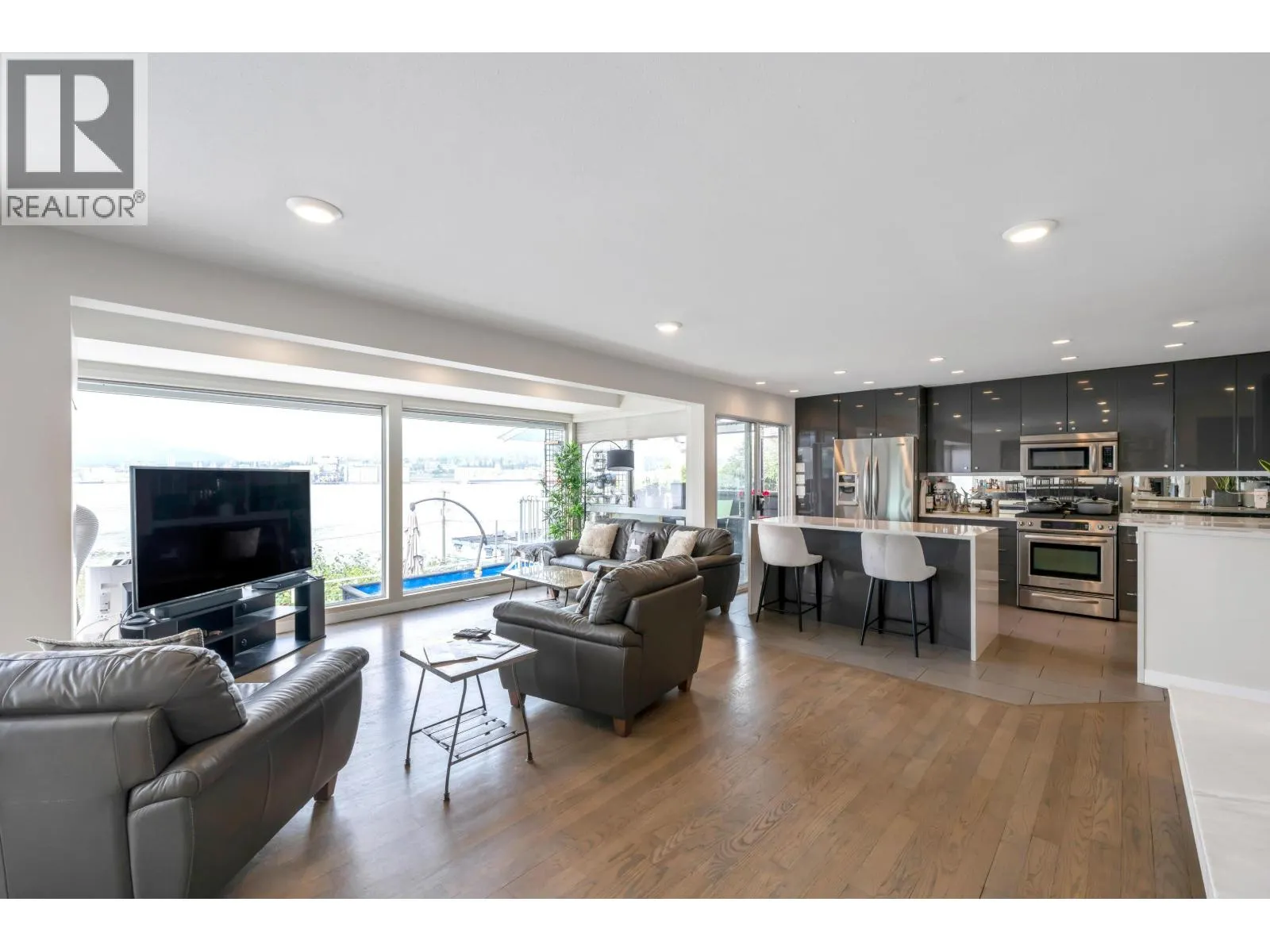2385 WALL STREET