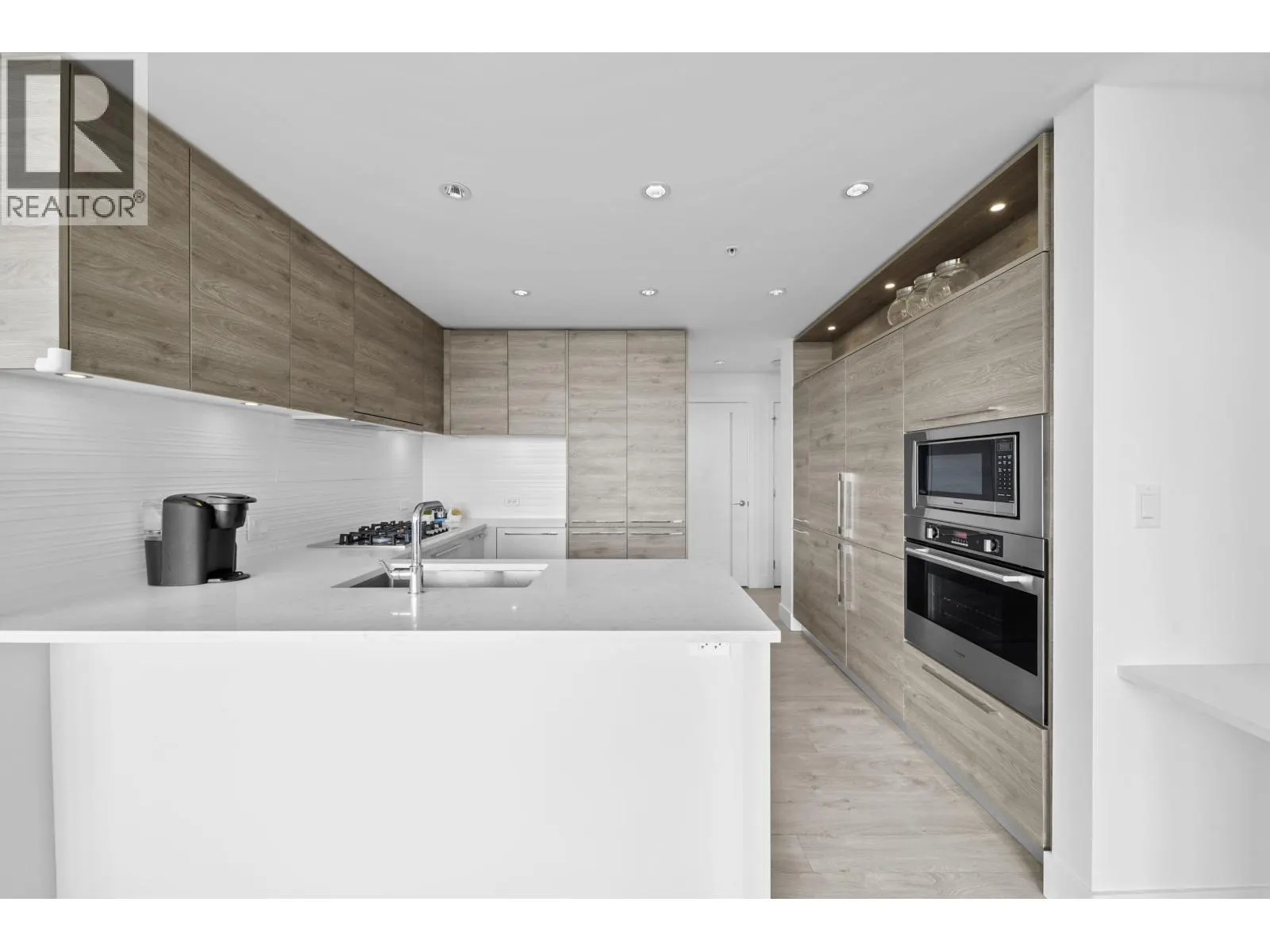 1610 7303 NOBLE LANE