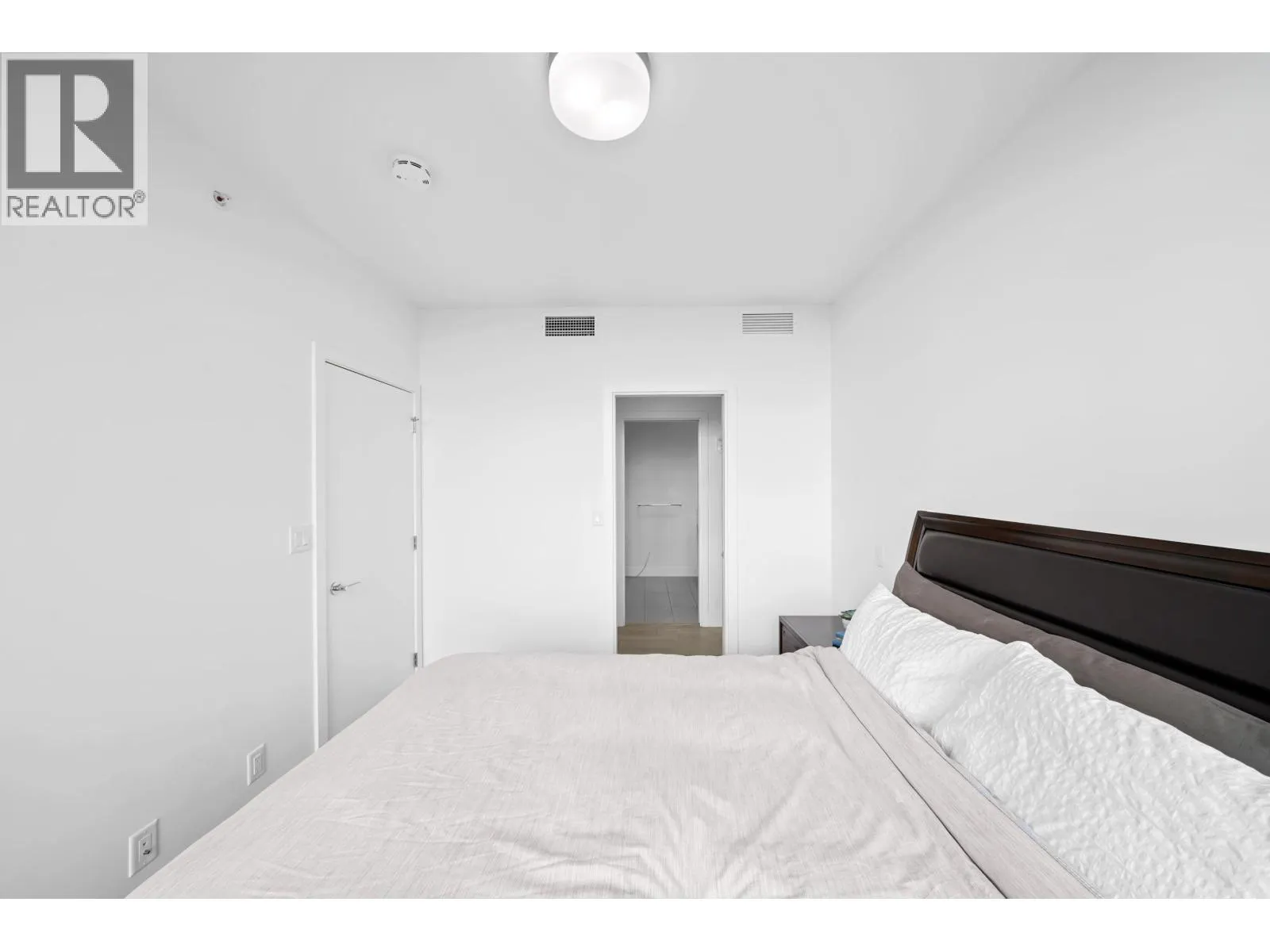 1610 7303 NOBLE LANE